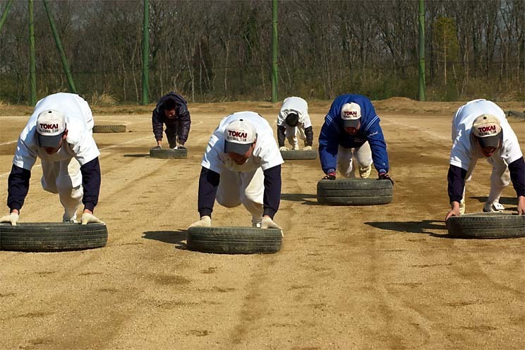 タイヤ押し きついが大事な練習 たかが高校野球 されど